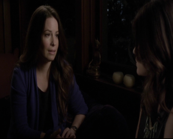LucyHale-dot-nl_PrettyLittleLiars-3x21OutOfSightOutOfMind1741.jpg
