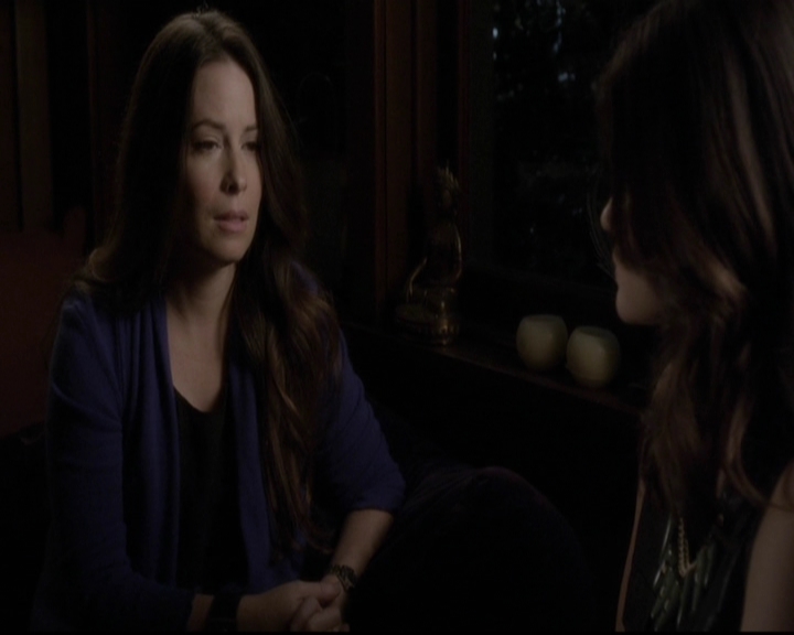 LucyHale-dot-nl_PrettyLittleLiars-3x21OutOfSightOutOfMind1760.jpg