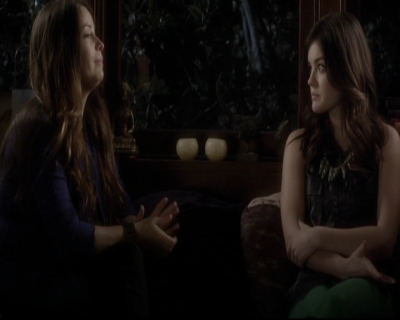 LucyHale-dot-nl_PrettyLittleLiars-3x21OutOfSightOutOfMind1749.jpg