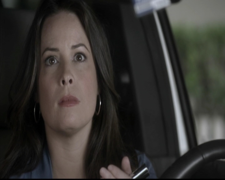 LucyHale-dot-nl_PrettyLittleLiars-4x05GammaZetaDie0571.jpg
