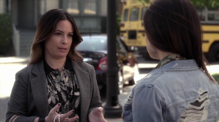 Charmed-Online_dot_net-PrettyLittleLiars-5x08ScreamForMe0321.jpg