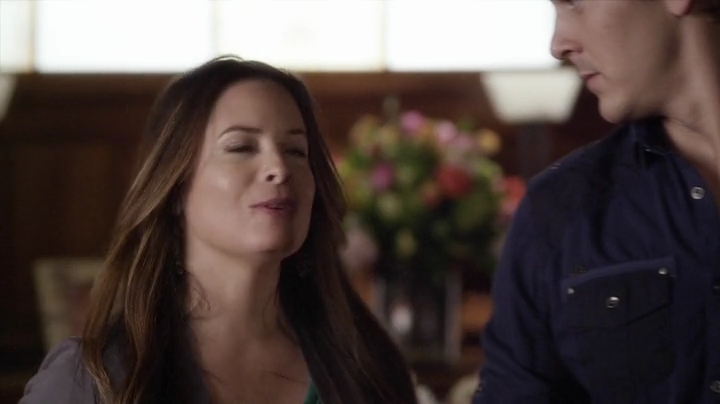 Charmed-Online_dot_net-PrettyLittleLiars-5x09MarchOfDimes0928.jpg