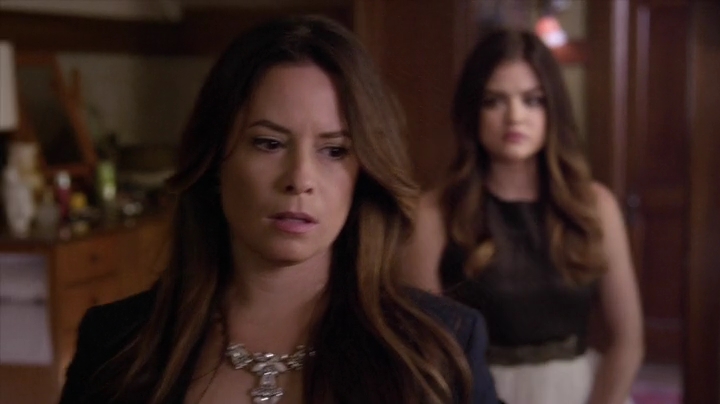 Charmed-Online_dot_net-PrettyLittleLiars-5x09MarchOfDimes1076.jpg