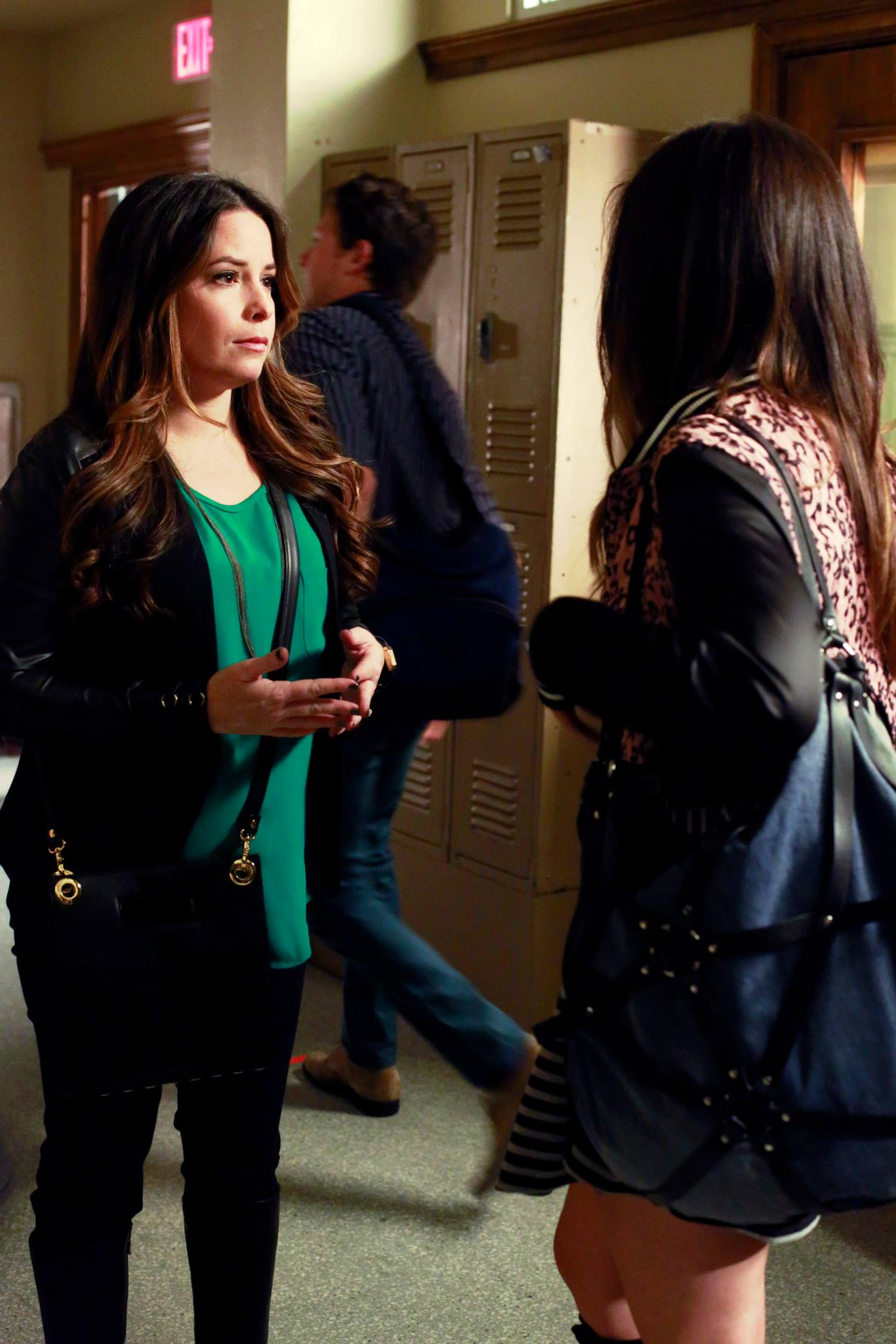 5x09-003.jpg