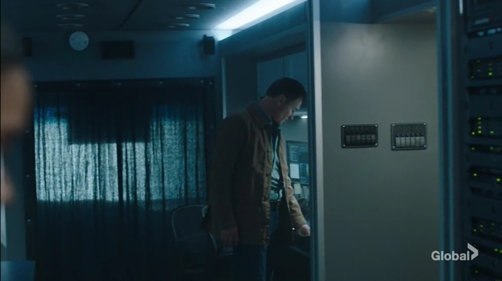 Charmed-Online-dot-nl_FBIMostWanted1x01-0935.jpg Charmed-Online-dot-nl_FBIMostWanted1x01-0935.jpg