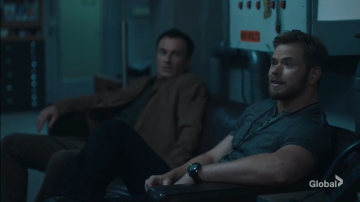 Charmed-Online-dot-nl_FBIMostWanted1x01-1770.jpg Charmed-Online-dot-nl_FBIMostWanted1x01-1770.jpg