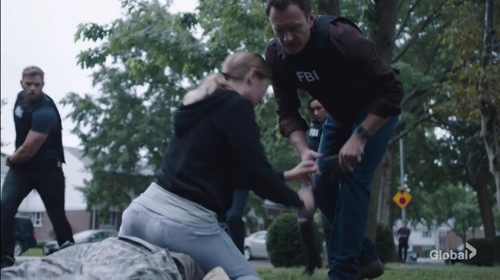 Charmed-Online-dot-nl_FBIMostWanted1x01-2385.jpg Charmed-Online-dot-nl_FBIMostWanted1x01-2385.jpg