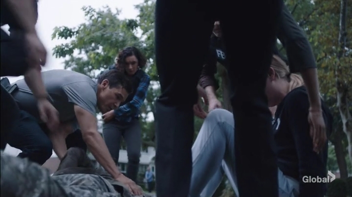 Charmed-Online-dot-nl_FBIMostWanted1x01-2387.jpg Charmed-Online-dot-nl_FBIMostWanted1x01-2387.jpg