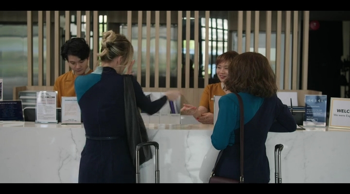 Charmed-Online-dot-nl_TheFlightAttendant1x01-1623.jpg