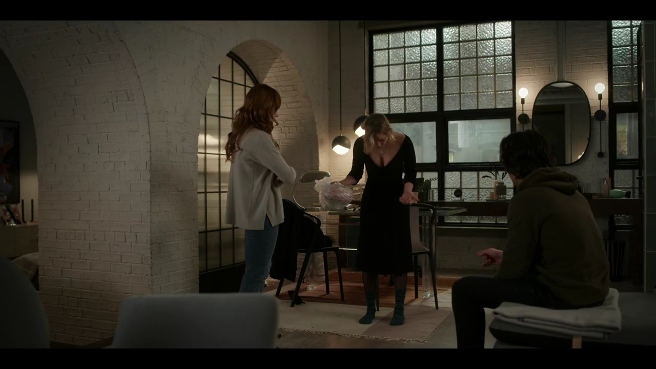 Charmed-Online-dot-nl_TheFlightAttendant1x04-0205.jpg