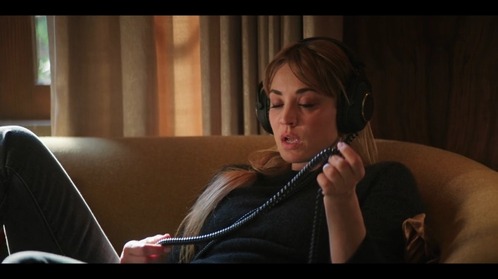 Charmed-Online-dot-nl_TheFlightAttendant2x07-0207.jpg
