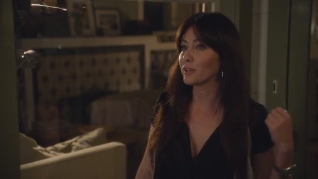 Charmed-Online-dot-net_90210-1x02TheJetSet1967.jpg