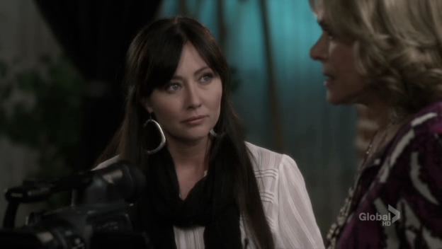 Charmed-Online-dot-net_90210-1x04-1308.jpg Charmed-Online-dot-net_90210-1x04-1308.jpg