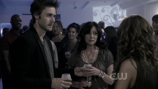 Charmed-Online_dot_nl-90210-S01E06-1581.jpg Charmed-Online_dot_nl-90210-S01E06-1581.jpg