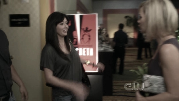 Charmed-Online_dot_nl-90210-S01E11-0951.jpg Charmed-Online_dot_nl-90210-S01E11-0951.jpg