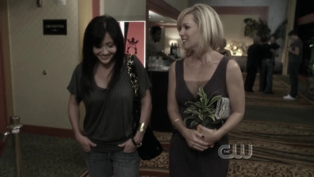 Charmed-Online_dot_nl-90210-S01E11-0969.jpg Charmed-Online_dot_nl-90210-S01E11-0969.jpg