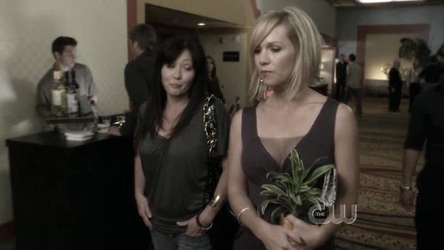 Charmed-Online_dot_nl-90210-S01E11-0978.jpg Charmed-Online_dot_nl-90210-S01E11-0978.jpg