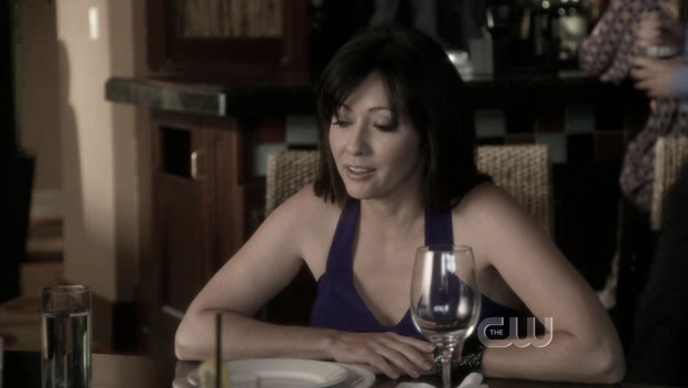 Charmed-Online_dot_nl-90210-S01E11-1549.jpg Charmed-Online_dot_nl-90210-S01E11-1549.jpg
