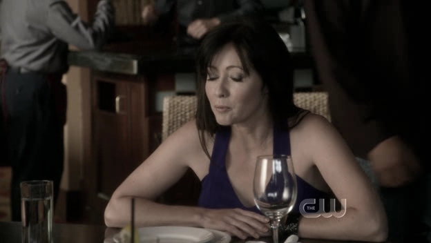 Charmed-Online_dot_nl-90210-S01E11-1564.jpg Charmed-Online_dot_nl-90210-S01E11-1564.jpg