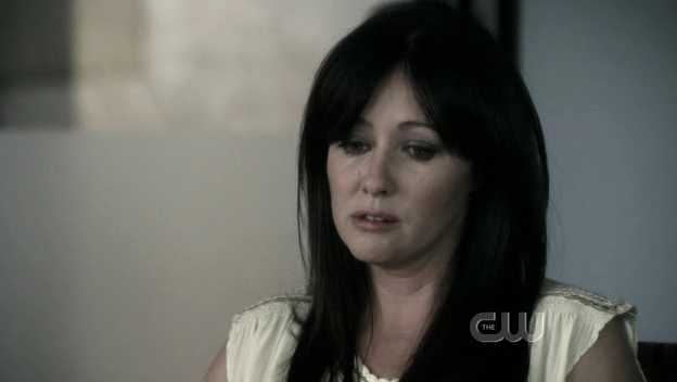 Charmed-Online_dot_nl-90210-S01E12-2530.jpg Charmed-Online_dot_nl-90210-S01E12-2530.jpg