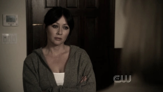 Charmed-Online_dot_nl-90210-S01E12-3186.jpg Charmed-Online_dot_nl-90210-S01E12-3186.jpg