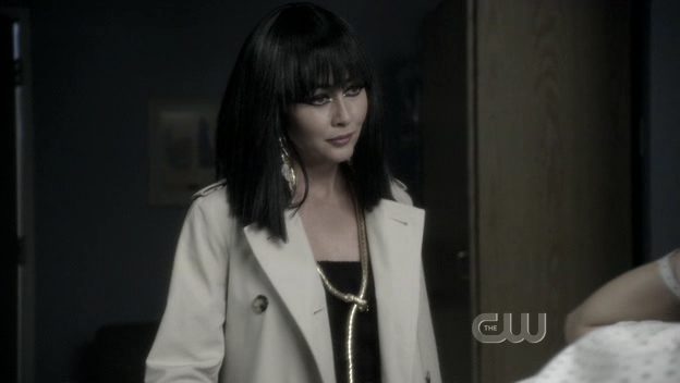 Charmed-Online_dot_nl-90210-S01E24-1308.jpg Charmed-Online_dot_nl-90210-S01E24-1308.jpg