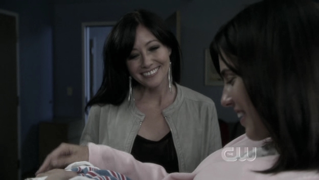 Charmed-Online_dot_nl-90210-S01E24-2094.jpg Charmed-Online_dot_nl-90210-S01E24-2094.jpg