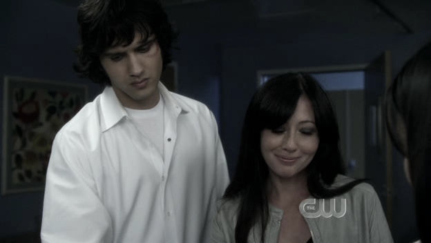Charmed-Online_dot_nl-90210-S01E24-2151.jpg Charmed-Online_dot_nl-90210-S01E24-2151.jpg