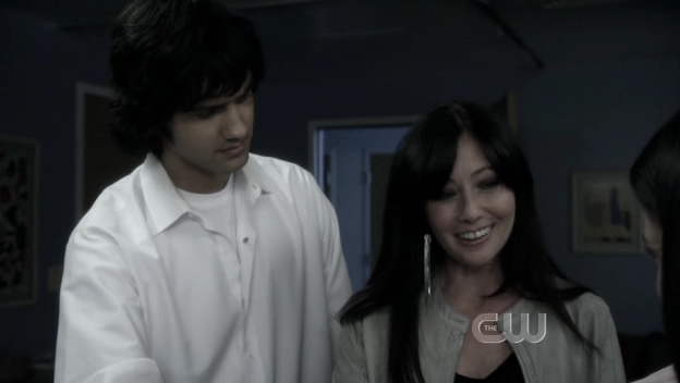 Charmed-Online_dot_nl-90210-S01E24-2161.jpg Charmed-Online_dot_nl-90210-S01E24-2161.jpg