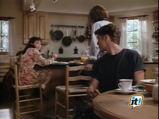 charmed-online_dot_nl-BeverlyHills90210-1x02-0223.jpg