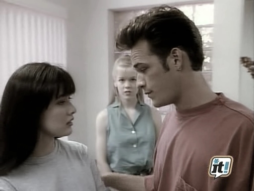 charmed-online_dot_nl-BeverlyHills91210_2x01-0825.jpg