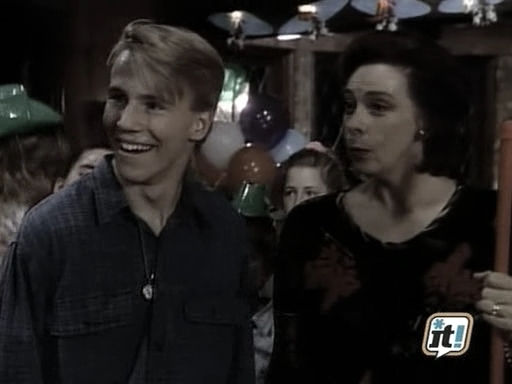 charmed-online_dot_nl-BeverlyHills90210-2x14-0860.jpg