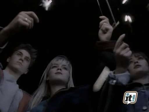 charmed-online_dot_nl-BeverlyHills90210-2x14-2458.jpg
