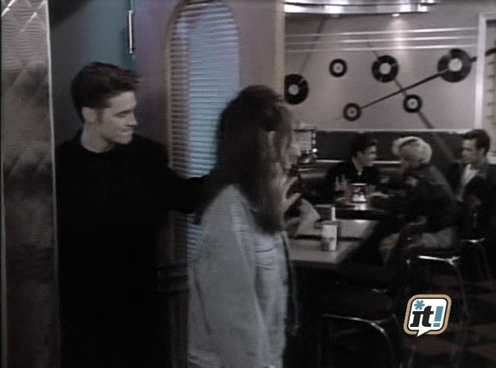 charmed-online_dot_nl-BeverlyHills90210-2x15-0503.jpg