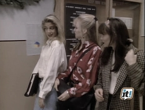 charmed-online_dot_nl-BeverlyHills90210-2x17-0123.jpg