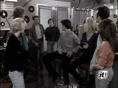 charmed-online_dot_nl-BeverlyHills90210-2x19-1204.jpg