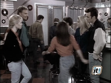 charmed-online_dot_nl-BeverlyHills90210-2x19-1235.jpg