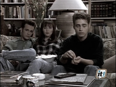 charmed-online_dot_nl-BeverlyHills90210-2x19-2406.jpg
