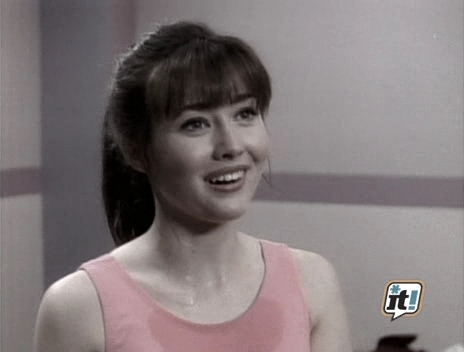 charmed-online_dot_nl-BeverlyHills90210-2x22-0367.jpg charmed-online_dot_nl-BeverlyHills90210-2x22-0367.jpg