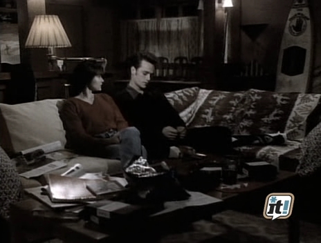 charmed-online_dot_nl-BeverlyHills90210-2x22-2324.jpg