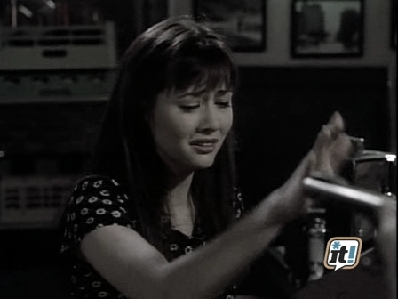 charmed-online_dot_nl-BeverlyHills90210-2x25-1423.jpg