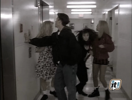 charmed-online_dot_nl-BeverlyHills90210-2x26-0906.jpg