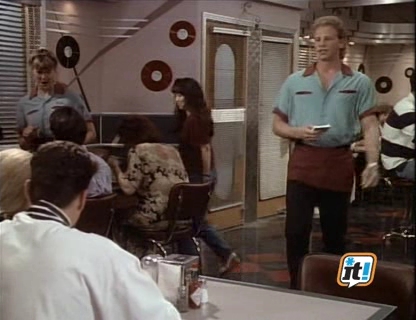 Charmed-Online-dot_nl-BeverlyHills90210-S03E01-0859.jpg