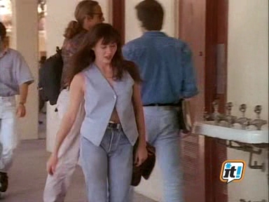 Charmed-Online-dot-NL-BeverlyHills90210-3x07-2032.jpg