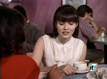 Charmed-Online-dot-NL-BeverlyHills90210-3x08-0407.jpg