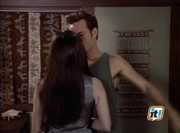 Charmed-Online-dot-NL-BeverlyHills90210-3x08-1169.jpg