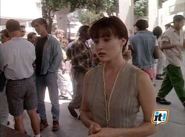 Charmed-Online-dot-NL-BeverlyHills90210-3x08-2089.jpg