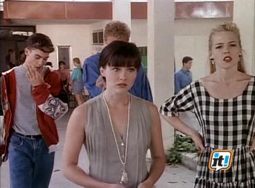 Charmed-Online-dot-NL-BeverlyHills90210-3x08-2244.jpg