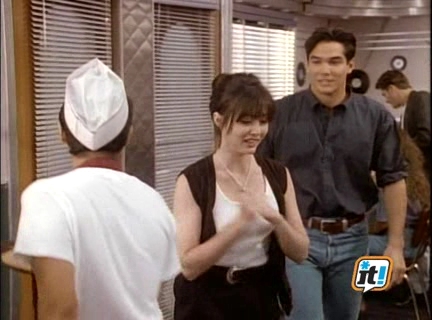 Charmed-Online-dot-NL-BeverlyHills90210-3x12-1529.jpg
