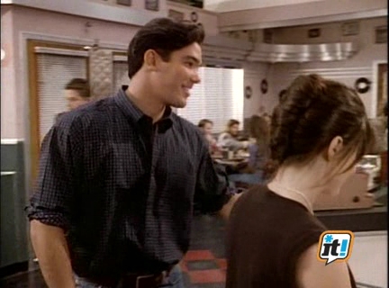 Charmed-Online-dot-NL-BeverlyHills90210-3x12-1533.jpg